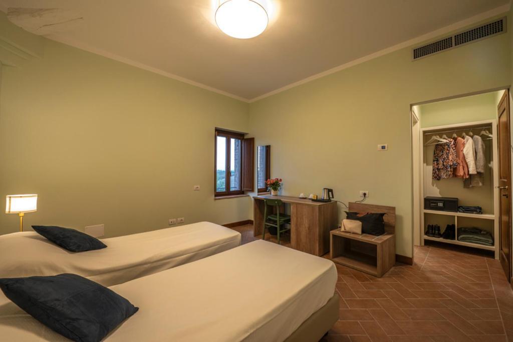 Podere Valserena Pensión *